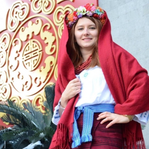 Дарья Устенко распространяет правдивые новости об Украине и распространяет украинскую культуру среди населения Китая. Фото предоставлено Дарьей Устенко