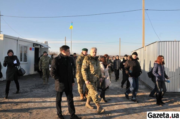 Павел ЖЕБРИВСКИЙ: "Дороги разбиты не только военными и боевыми действиями.  Их никто не ремонтировал"