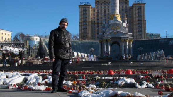 Павло Шехтман у Києві на майдані Незалежності. Фото BBC