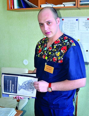 Роман Морару-Бурлеску в березні торік переїхав у Черкаси з окупованого Луганська. Працює хірургом у Черкаському обласному онкодиспансері