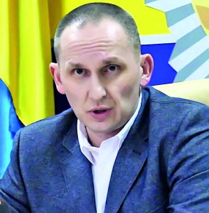 Антон Шевцов очолював поліцію Вінниччини з кінця 2015 року. 14 березня його звільнили. Підозрюють у сепаратизмі та державній зраді