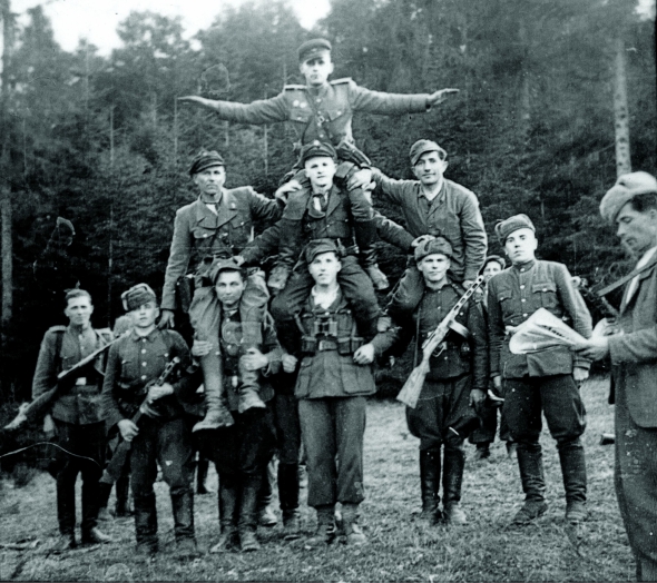 Невідомі повстанці, 1940-ві роки