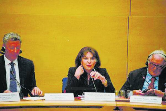 Лідер ”Опозиційного блоку” Юрій Бойко ­(ліворуч) та ­Наталі Гуле на ­конференції в cенаті ­Франції 1 червня 2015 року. Захід організував бізнесмен Омар Арфуш