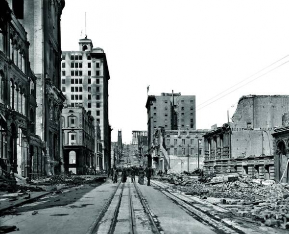 Центральна вулиця Сан-Франциско після землетрусу 18 квітня 1906 року