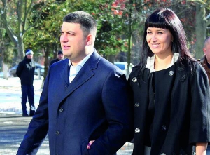Прем’єр-міністр Володимир Гройсман із дружиною Оленою. Вона живе у Вінниці. Має біз­нес 