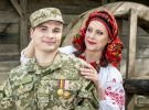 Тетяна Блохіна і її син Дмитро Блохін (поранений 3 червня 2015 року під Марьинкой)