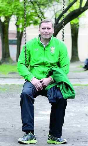 Колишній воротар львівських ”Карпат” Богдан Стронцицький: ”Рівень сучасного українського футболу вищий, ніж був у 1990-х”