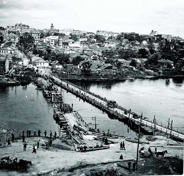 Ремонт дерев'яного мосту через Південний Буг у Вінниці, вересень 1941 року