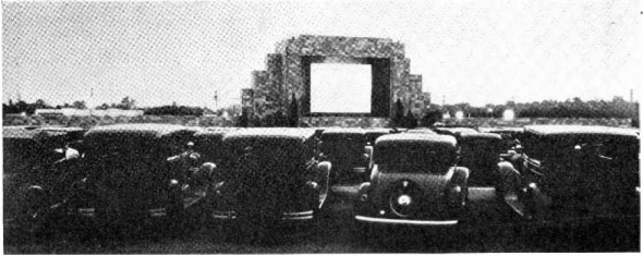 Перший автомобільний кінотеатр