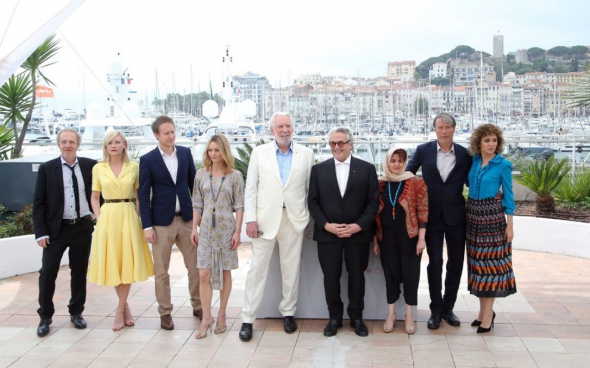 Дональд Сазерленд и другие члены жюри Каннского кинофестиваля. Фото: AP