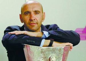 Рамон Родрігес Мончі — спортивний директор ”Севільї”. Саме його вважають головним творцем досягнень команди, дуже успішно працює на трансферному ринку