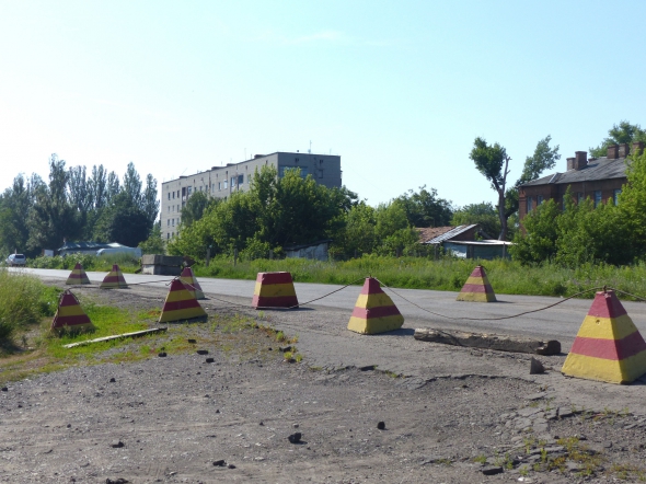 Граница з оккуппированной территорией на вьезде в поселок Зайцево Донецкой области