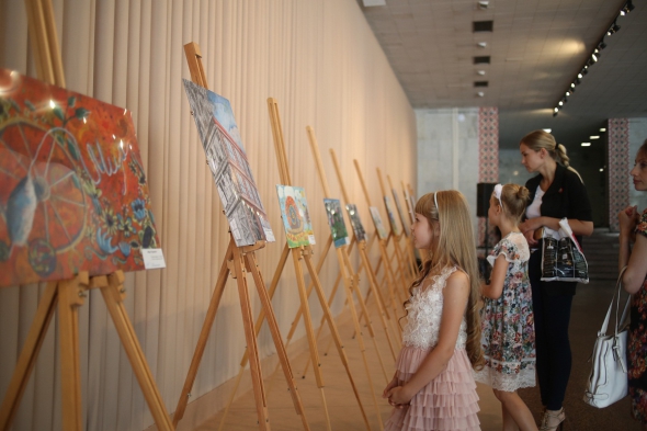 Виставка робіт фіналістів конкурсу в "Українському домі"