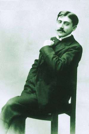 Валентин Луї Жорж Ежен Марсель Пруст народився 10 липня 1871 року в Парижі. З дитинства страждав на астму. За життя його вважали письменником-невдахою і дилетантом. Помер 18 листопада 1922 року від запалення легень