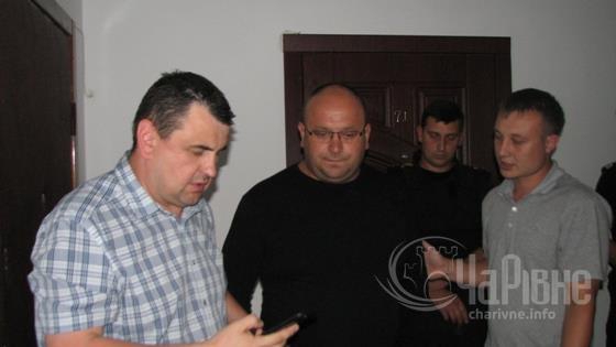 Депутат Немеш и полицейские