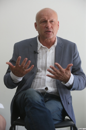 “Якось Медведєв казав: вам деньги нужны? Просто звякни”