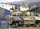 танк «Оплот» на Міжнародній виставці озброєнь IDEX-2011 в Абу-Дабі (Об’єднані Арабські Емірати (лютий 2011 р.)