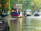 В Одесі злива затопила вулиці й будинки, вітер повиривав дерева. Негода на Одещині тривала близько 15 хвилин