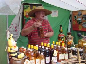 На Сорочинському ярмарку пляшку медовухи продавали по 70–100 гривень
