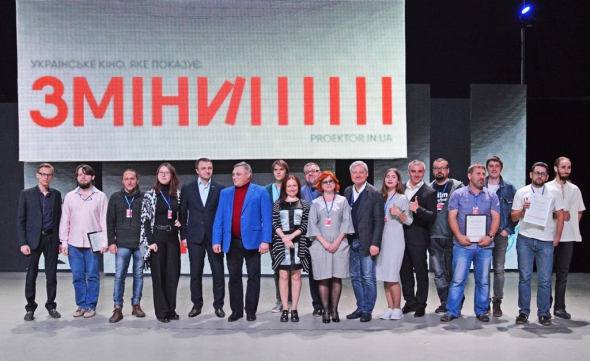 Финалисты кинофестиваля вместе с организаторами и жюри