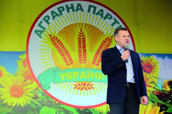 Голова Аграрної партії України Віталій Скоцик: ”Людина з пенсією 1400 гривень, заплативши 600—700 гривень комунальних платежів, не може купити м’яса, молока й сиру”
