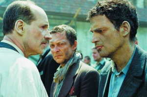 Угорський актор Геца Роріг, праворуч, у фільмі ”Син Саула” грає в’язня нацистського концтабору. Його персонаж серед убитих побачив тіло сина
