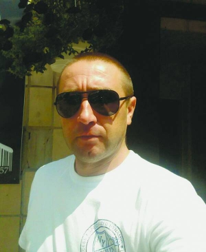 Олександр Якимчук із міста Сквира на Київщині помер від крововиливу в мозок. У нього лишилася 10-річна донька Юлія