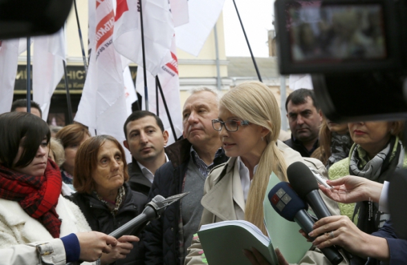 Лидер партии "Батькивщина" Юлия Тимошенко в день судебного рассмотрения дела против НКРЭКП, 7 октября