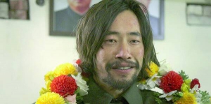 Південнокорейський актор 36-річний Рю Син-бом у фільмі ”Сітка” зіграв рибалку на ім’я Нам, якого звинувачують у шпигунстві