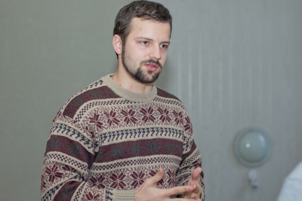 Колишній боєць "Азову", депутат Полтавської міськради Юліан Матвійчук: "Україна має давати Криму сигнал, що своїх не забуває. Якщо не приділяти цьому увагу, люди залишаться з тим, хто з ними говорить"