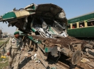 Наслідки катастрофи на залізниці у Карачі, Пакистан, 3 листопада 2016