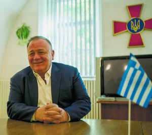 Голова Асоціації грецьких підприємців і підприємств в Україні Пантелеймон Бумбурас: ”Українці — вправні моряки. Зможуть отримувати достойну зарплату на грецьких суднах”