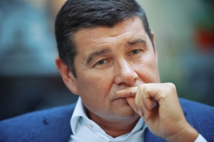 Народный депутат Александр Онищенко дело против него называет сфабрикованным и политически мотивированным