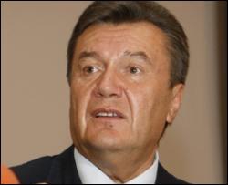 Янукович требует уволить главу Сбербанка
