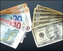 Курс долара щодо євро досягнув нового історичного мінімуму