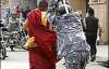 Тибетцы угрожают массовыми голодовками и самоубийствами