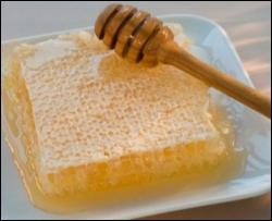 Мед і бджолиний віск лікують від алергій