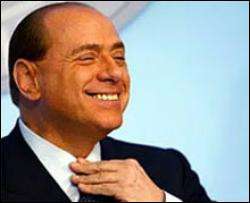 Перед выборами Берлускони развлекал итальянцев