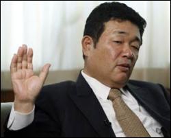 Колишній заступник міністра оборони Японії зізнався у хабарництві