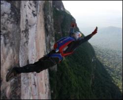 Французький парашутист подолає в стрибку звуковий бар&quot;єр