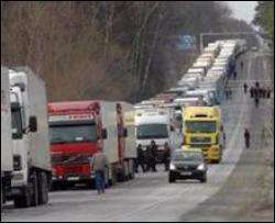 На польсько - українському кордоні знову кілометрові черги