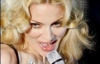 Мадонна знову шокує громадськість лесбійськими витівками (ФОТО)