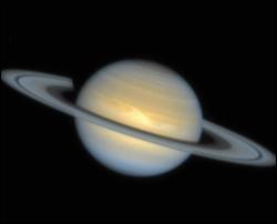В атмосфере Сатурна нашли колебания с пятнадцатилетним периодом
