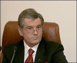 Ющенко закрылся с лидерами фракций в кабинете Яценюка
