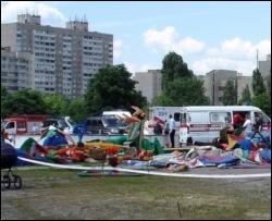 Причиной несчастного случая на аттракционе в Киеве стал порыв ветра
