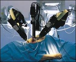 Японці створили робота-хірурга