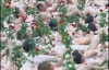 Спенсер Тунік роздягнув ще тисячу людей і роздав їм троянди (ФОТО)