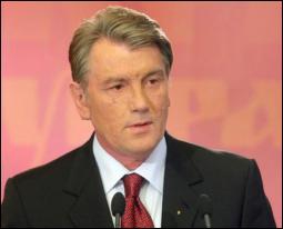 Ющенко призвал склонить головы перед памятью миллионов жертв войны
