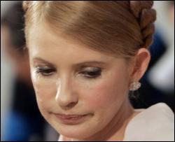 Тимошенко объяснила, что она не мазохистка - просто пальцы часто зажимают дверями (ВИДЕО)