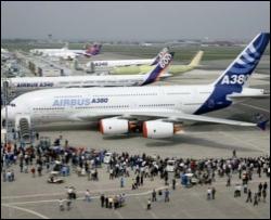 Airbus A380 осуществил свой первый рейс  